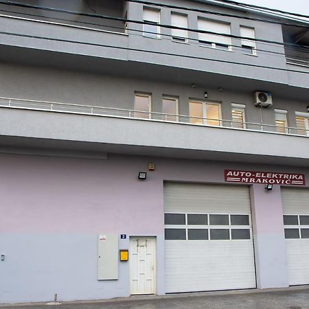 Jana Apartmani Belgrade Luaran gambar