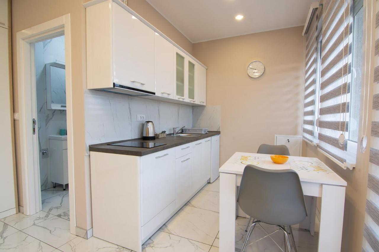 Jana Apartmani Belgrade Luaran gambar